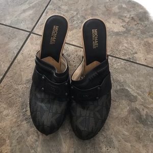 Brown leather Michael Kors heels